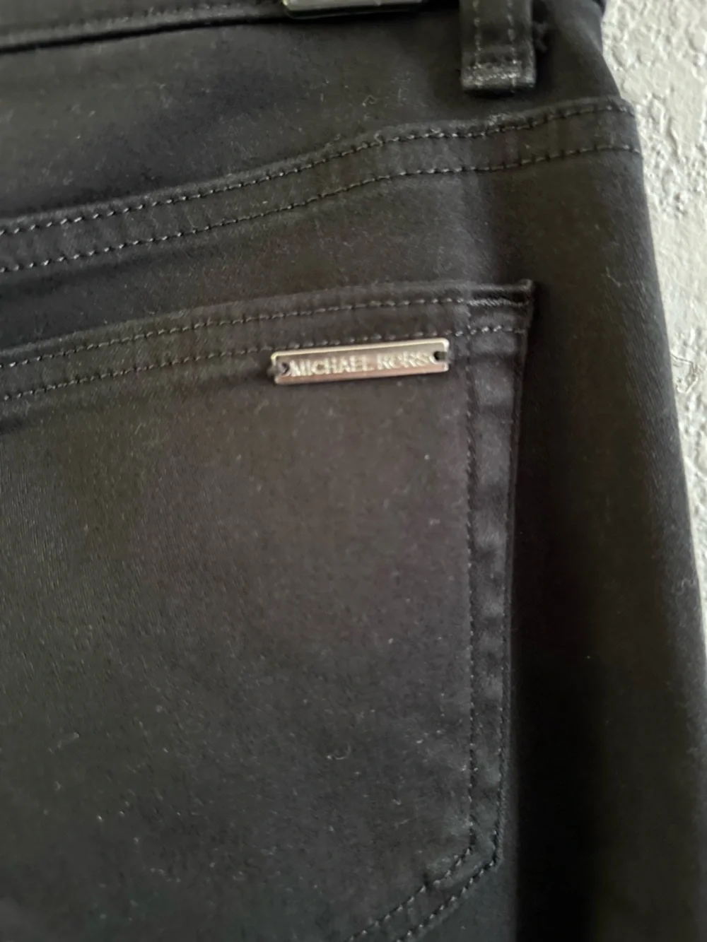 Michael Kors Black Button Fly Jeans Cropped Raw‎ Hem Straight Leg Women's Size 8